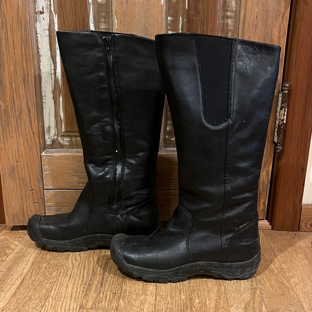 Keen Women's Black Boots
